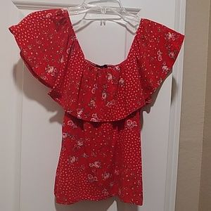 Super NWOT cute top, fits like a Small